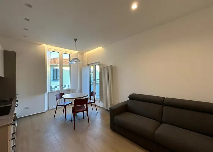 Abruzzi Short Rent