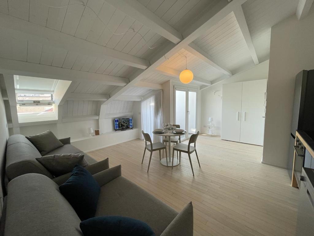 Abruzzi Short Rent Apartment Mailand